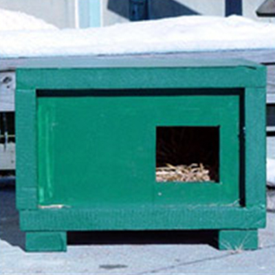 Insulated, straw-lined DIY feral cat shelter